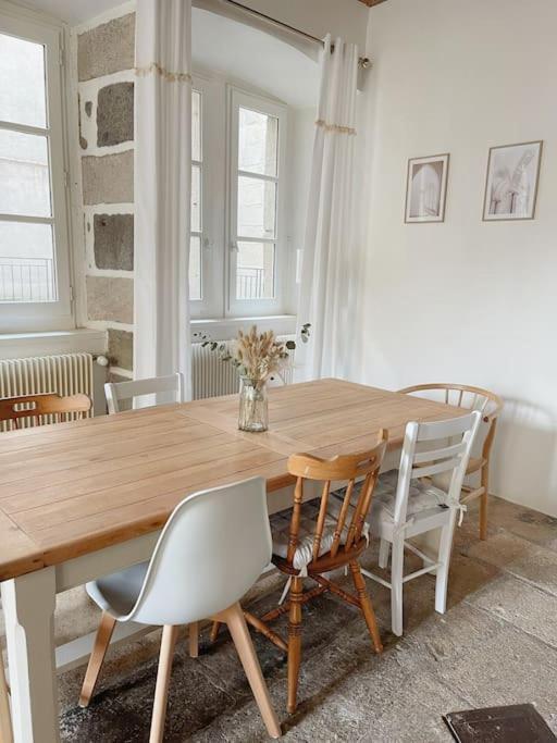 Logis Du Chandelier Le Puy-en-Velay ภายนอก รูปภาพ