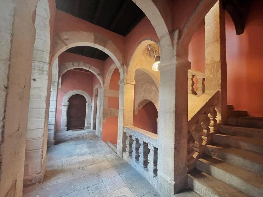 Logis Du Chandelier Le Puy-en-Velay ภายนอก รูปภาพ